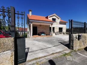 Gran Villa a 600 metros de la playa de Liméns